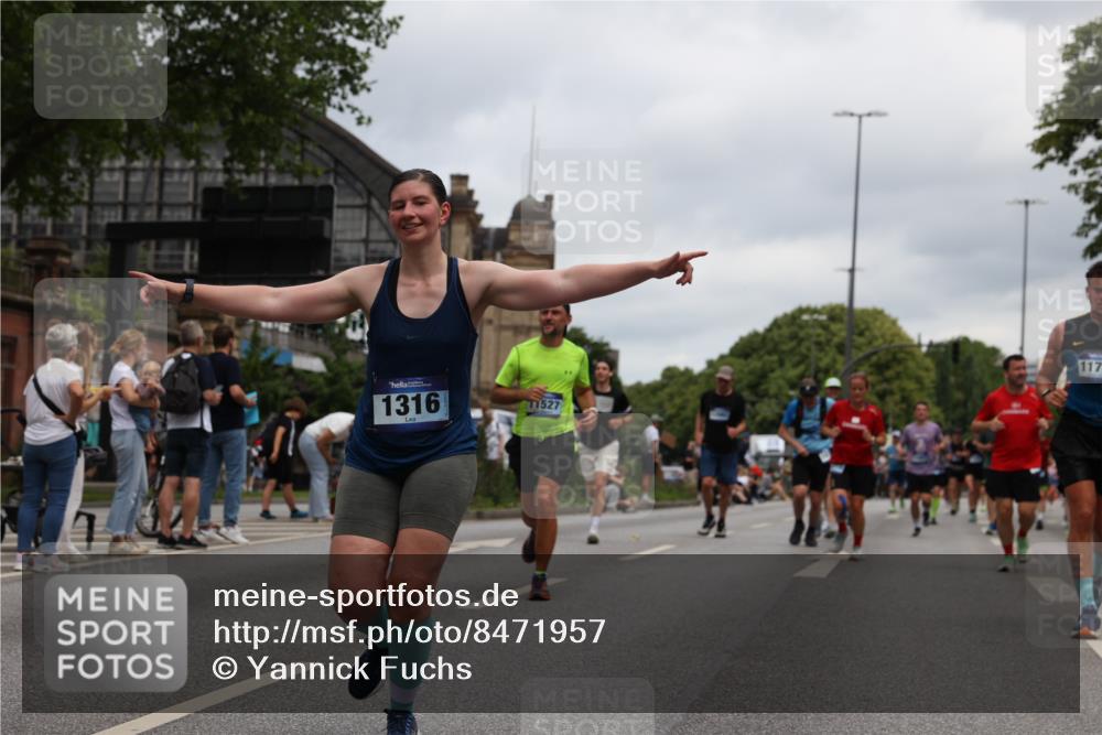 29.06.2025 - hella hamburg halbmarathon Yannick Fuchs http://msf.ph/oto/8471957 29.06.2025 10:57:41 20KM 1184, 1316, 1464, 1722, 1724, 1940, 2685, 3360, 4328, 4370, 5305, 5384, 7243, 7290, 7333, 8561, 9191, 9439, 9681, 10705, 10766, 10866, 11149, 11527, 11657, 11771, 12315, 12316, 12513, 12662, 13171, 13841, 14135, 14313, 14493, 15516, 15532, 15550, 15897, 16424, 16426, 16639, 16995, 17061, 17071, 17437, 17730, 17894, 18122, 18717 meine-sportfotos.de
