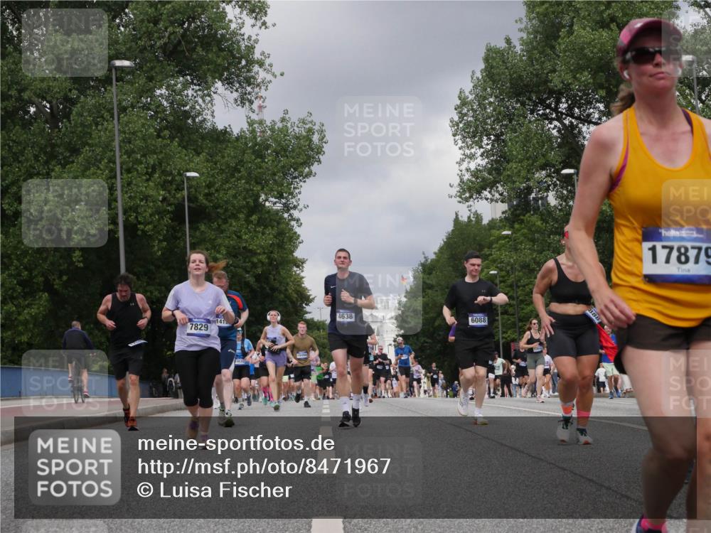 29.06.2025 - hella hamburg halbmarathon Luisa Fischer http://msf.ph/oto/8471967 29.06.2025 10:44:28 Kennedybrücke 7829, 141, 18494, 4638, 6088, 888, 17879, 1731, 4044, 4638, 5549, 6088, 7293, 7829, 8878, 10269, 10644 meine-sportfotos.de