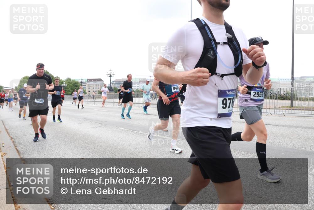 29.06.2025 - hella hamburg halbmarathon Lena Gebhardt http://msf.ph/oto/8472192 29.06.2025 10:33:04 Lombardsbrücke 16502, 3143, 9471, 978, 2959, 1078, 1237, 1324, 1732, 1764, 2038, 2054, 2059, 2085, 2276, 2838, 2959, 3341, 3391, 3422, 3660, 3670, 3708, 3753, 3871, 4030, 4096, 4445, 4446, 4555, 4650, 5110, 5180, 5581, 5917, 6040, 6773, 6861, 7308, 7309, 7387, 7531, 7633, 7749, 7750, 7982, 8170, 8595, 8839, 9010, 9034, 9143, 9188, 9289, 9471, 9542, 9591, 9592, 9768, 9780, 10013, 10048, 10277, 11229, 11260, 11713, 11756, 11826, 12039, 12423, 12424, 14305, 14743, 15951 meine-sportfotos.de