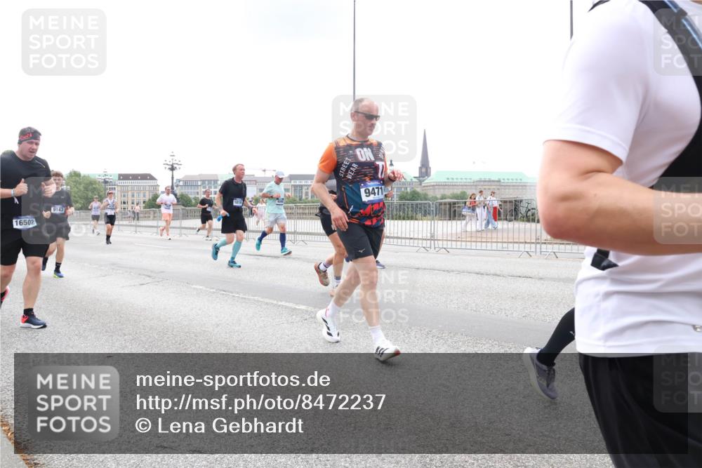 29.06.2025 - hella hamburg halbmarathon Lena Gebhardt http://msf.ph/oto/8472237 29.06.2025 10:33:04 Lombardsbrücke 16502, 9143, 1819, 9471, 1078, 1237, 1324, 1732, 1764, 2038, 2054, 2059, 2085, 2276, 2838, 2959, 3341, 3391, 3422, 3660, 3670, 3708, 3753, 3871, 4030, 4096, 4445, 4446, 4555, 4650, 5110, 5180, 5581, 5917, 6040, 6773, 6861, 7308, 7309, 7387, 7531, 7633, 7749, 7750, 7982, 8170, 8595, 8839, 9010, 9034, 9143, 9188, 9289, 9471, 9542, 9591, 9592, 9768, 9780, 10013, 10048, 10277, 11229, 11260, 11713, 11756, 11826, 12039, 12423, 12424, 14305, 14743, 15951 meine-sportfotos.de