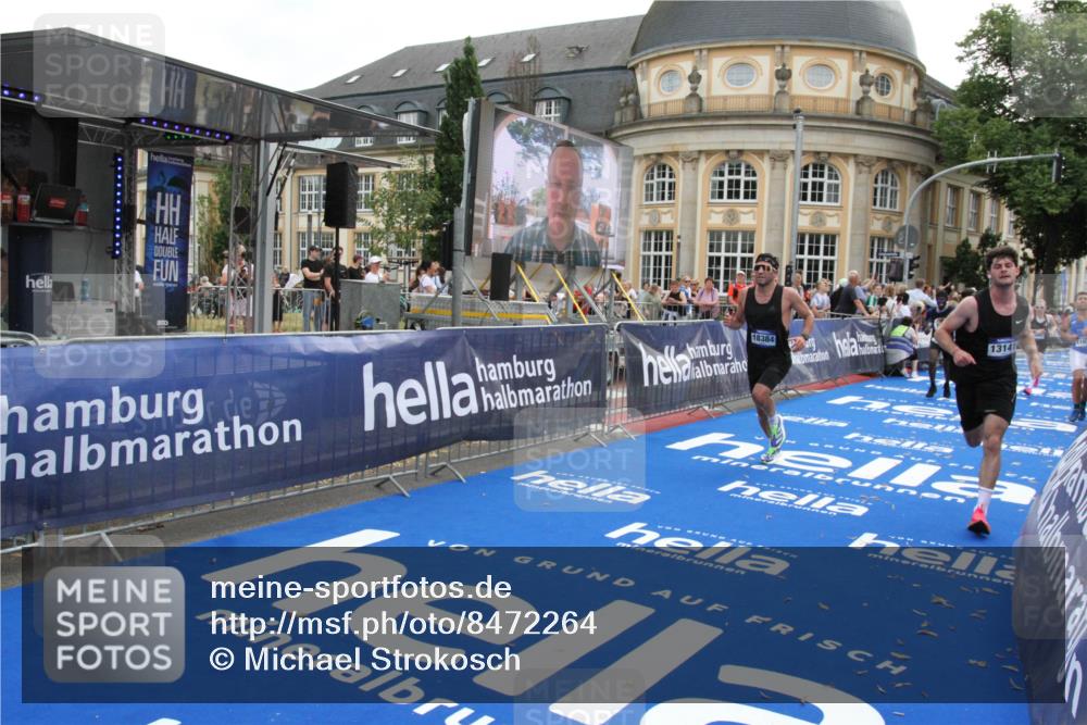 29.06.2025 - hella hamburg halbmarathon Michael Strokosch http://msf.ph/oto/8472264 29.06.2025 10:36:58 Ziel 3959, 5307, 7310, 11620, 13141, 14691, 18384 meine-sportfotos.de