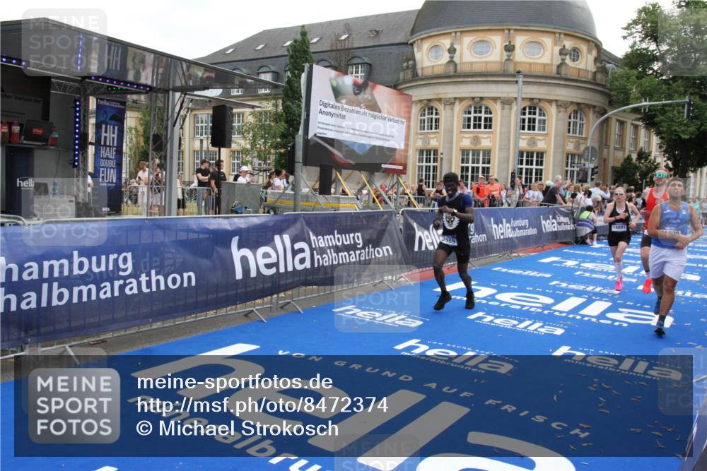 29.06.2025 - hella hamburg halbmarathon Michael Strokosch http://msf.ph/oto/8472374 29.06.2025 10:37:00 Ziel 1385, 1411, 3959, 5307, 5315, 11620, 13141, 14691, 18384 meine-sportfotos.de