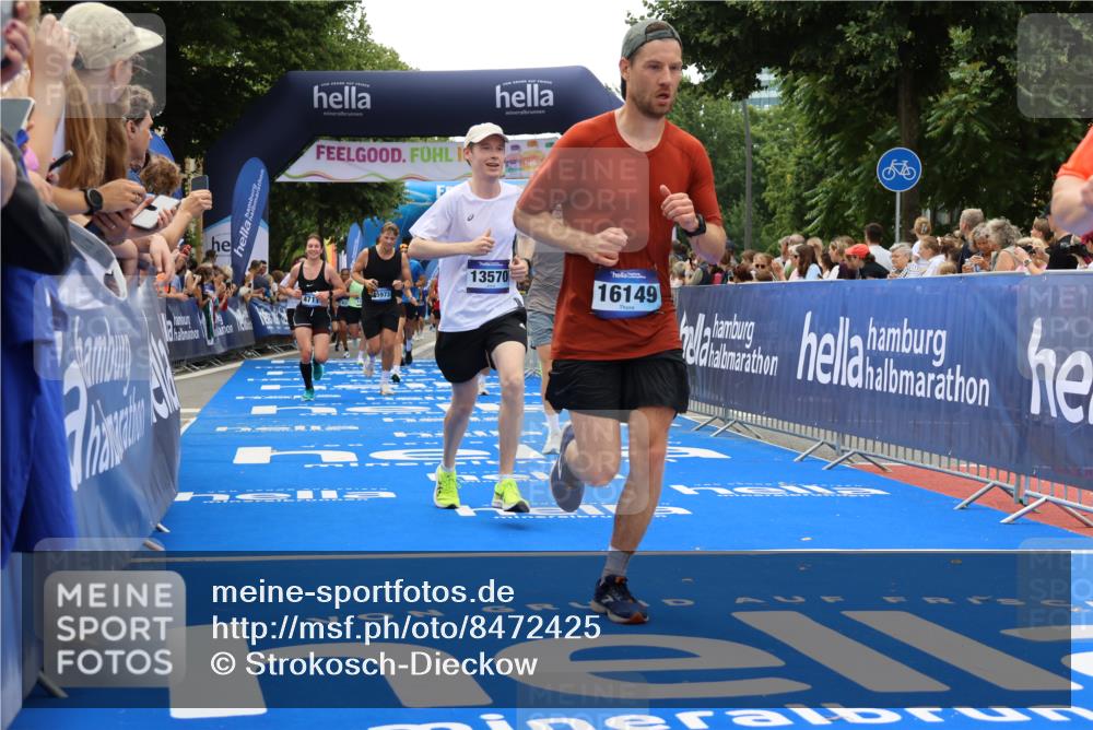 29.06.2025 - hella hamburg halbmarathon Strokosch-Dieckow http://msf.ph/oto/8472425 29.06.2025 10:48:04 Ziel 1086, 1914, 4324, 4528, 4601, 4711, 6377, 9544, 9626, 9638, 12685, 12706, 12724, 12747, 12808, 13570, 14192, 14814, 15590, 15973, 15981, 16094, 16149, 16269, 16766, 18206, 18922, 19198 meine-sportfotos.de