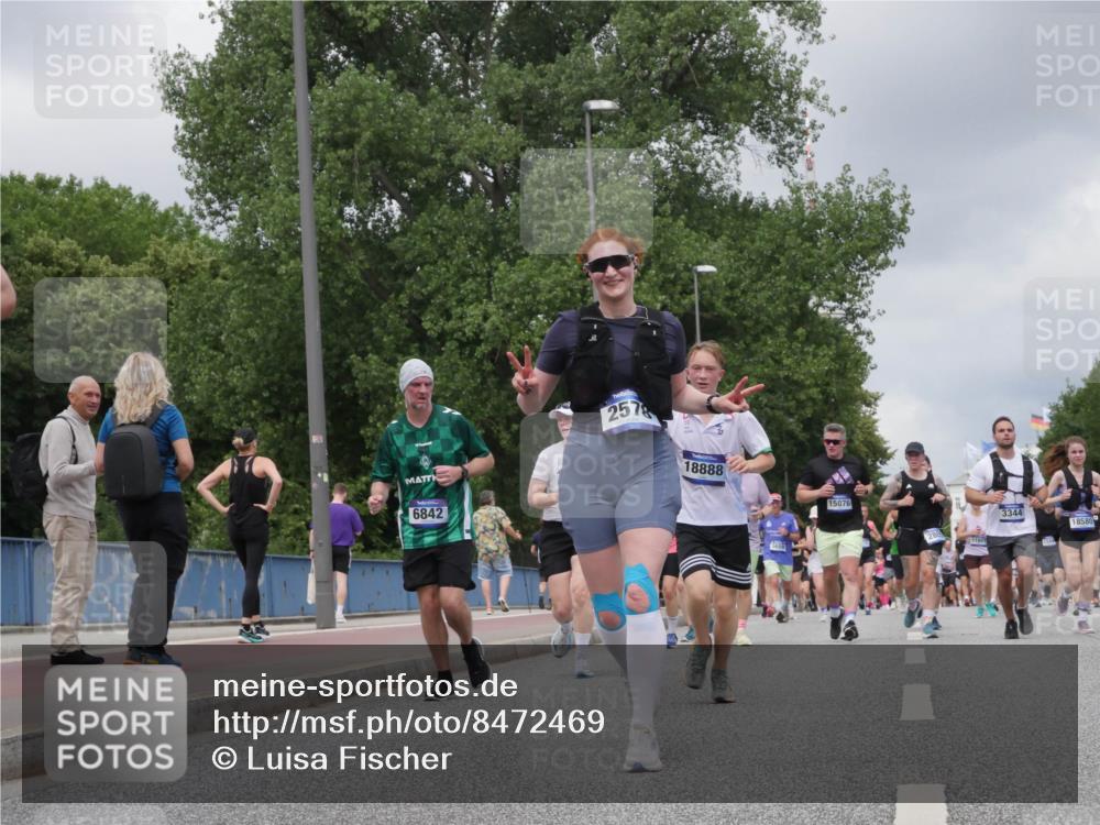 29.06.2025 - hella hamburg halbmarathon Luisa Fischer http://msf.ph/oto/8472469 29.06.2025 10:44:41 Kennedybrücke 6842, 2578, 18888, 15076, 280, 11851, 3344, 18580, 2805, 3344, 4412, 5928, 7661, 8769, 10407 meine-sportfotos.de