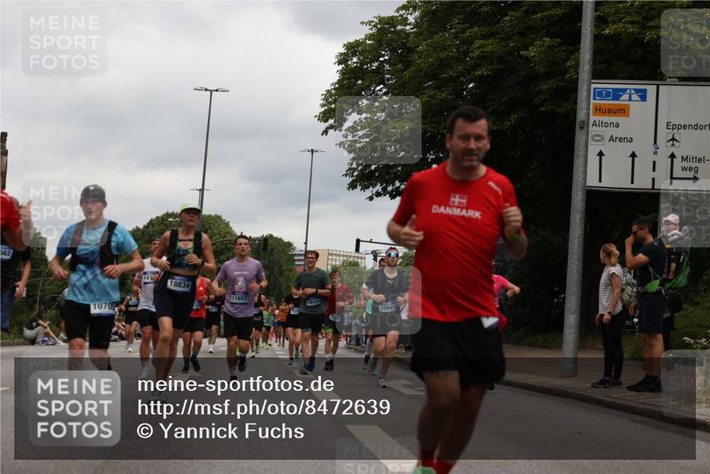 29.06.2025 - hella hamburg halbmarathon Yannick Fuchs http://msf.ph/oto/8472639 29.06.2025 10:57:45 20KM 1184, 1254, 1316, 1334, 1464, 1940, 2685, 4328, 5305, 5384, 7243, 7290, 8561, 9191, 9439, 10705, 10766, 10866, 11149, 11527, 11657, 11771, 12315, 12316, 12662, 13171, 13841, 14135, 14493, 15093, 15532, 15550, 15897, 16424, 16426, 16639, 16995, 17061, 17071, 17437, 17685, 17686, 17730, 17894, 18122, 18581, 18717 meine-sportfotos.de