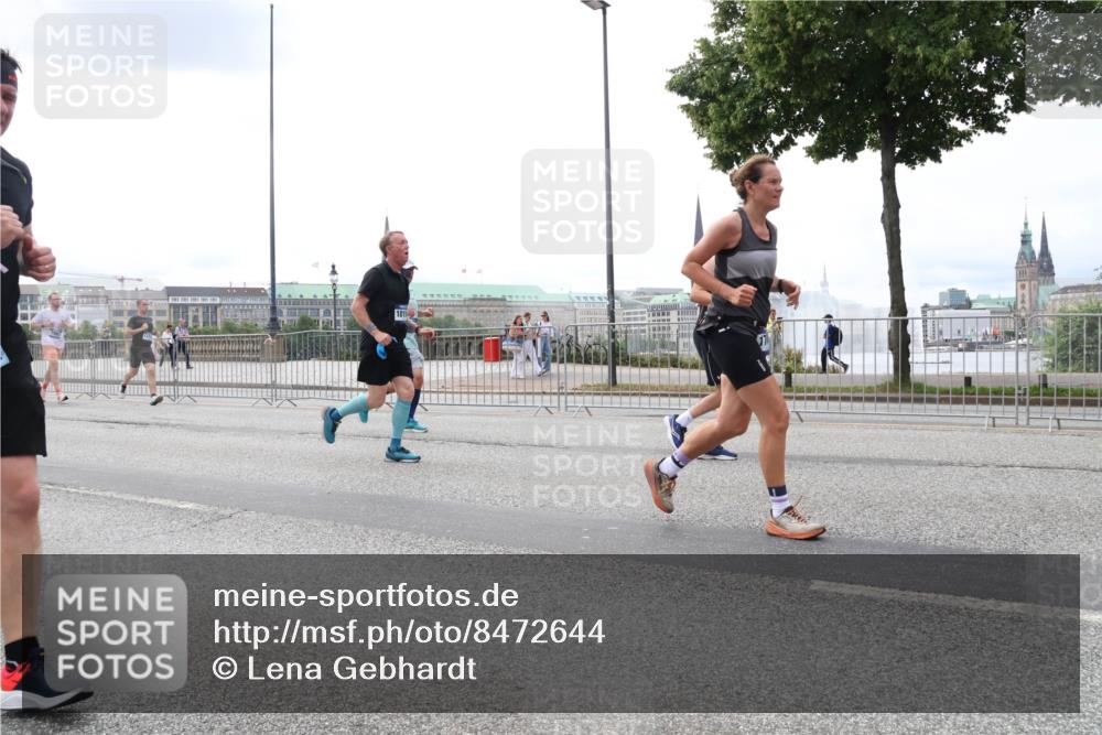 29.06.2025 - hella hamburg halbmarathon Lena Gebhardt http://msf.ph/oto/8472644 29.06.2025 10:33:06 Lombardsbrücke 1819, 1078, 1237, 1324, 1732, 1764, 2038, 2054, 2059, 2085, 2276, 2838, 2959, 3341, 3391, 3422, 3660, 3708, 3753, 3812, 3871, 4030, 4096, 4445, 4446, 4555, 4650, 5110, 5180, 5581, 5917, 6040, 6773, 6861, 7308, 7309, 7387, 7531, 7750, 7982, 8170, 8595, 8839, 9010, 9034, 9143, 9188, 9289, 9471, 9542, 9591, 9592, 9768, 9780, 10013, 10048, 10277, 11229, 11260, 11713, 11756, 11826, 12039, 12423, 12424, 14305, 14743, 15951 meine-sportfotos.de