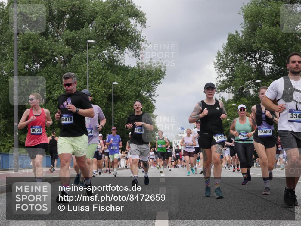 29.06.2025 - hella hamburg halbmarathon Luisa Fischer http://msf.ph/oto/8472659 29.06.2025 10:44:45 Kennedybrücke 8053, 15076, 54, 647, 5689, 5928, 4775, 2805, 1787, 18580, 334, 1472, 2805, 3344, 4412, 4774, 5688, 5928, 8769, 9009 meine-sportfotos.de