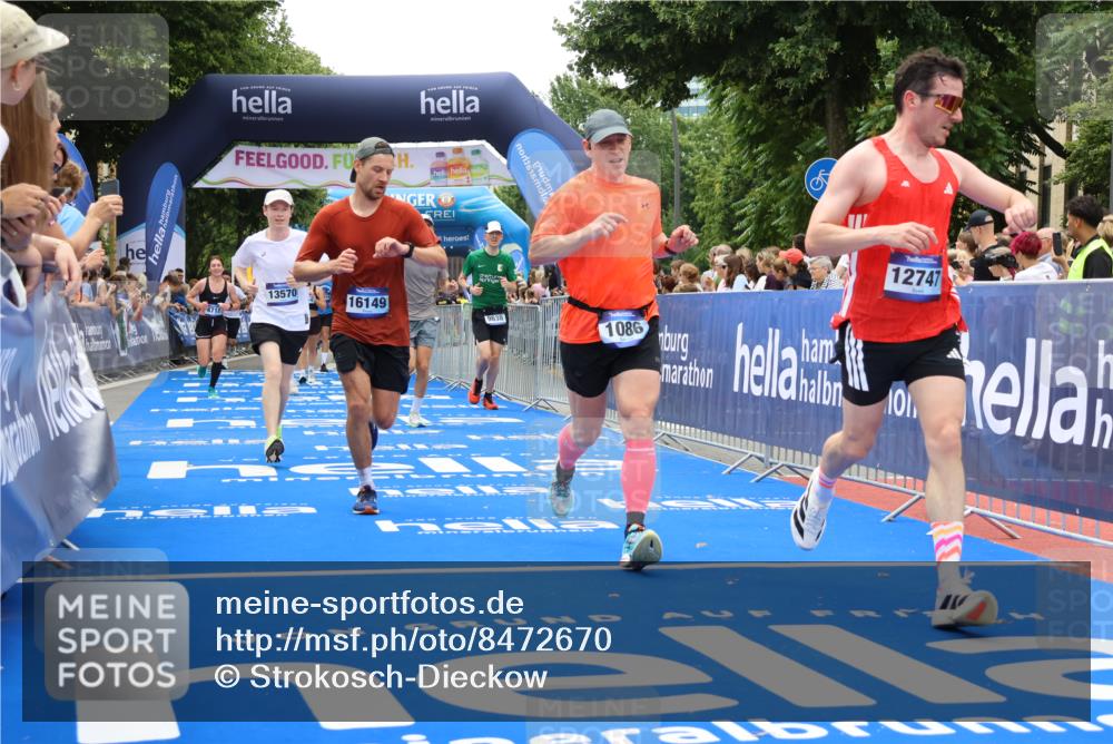 29.06.2025 - hella hamburg halbmarathon Strokosch-Dieckow http://msf.ph/oto/8472670 29.06.2025 10:48:03 Ziel 1086, 1604, 1613, 1914, 4324, 4528, 4601, 4711, 5022, 6377, 9544, 9626, 9638, 12706, 12724, 12747, 12808, 13570, 14192, 15973, 16094, 16149, 16269, 16766, 18206, 18922, 19198 meine-sportfotos.de