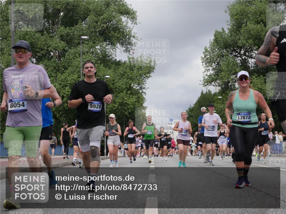 29.06.2025 - hella hamburg halbmarathon Luisa Fischer http://msf.ph/oto/8472733 29.06.2025 10:44:47 Kennedybrücke 8054, 06, 5928, 5688, 4774, 4775, 1566, 1851, 1482, 14725, 17872, 16454, 2805, 3344, 4774, 5688, 5928, 9009 meine-sportfotos.de