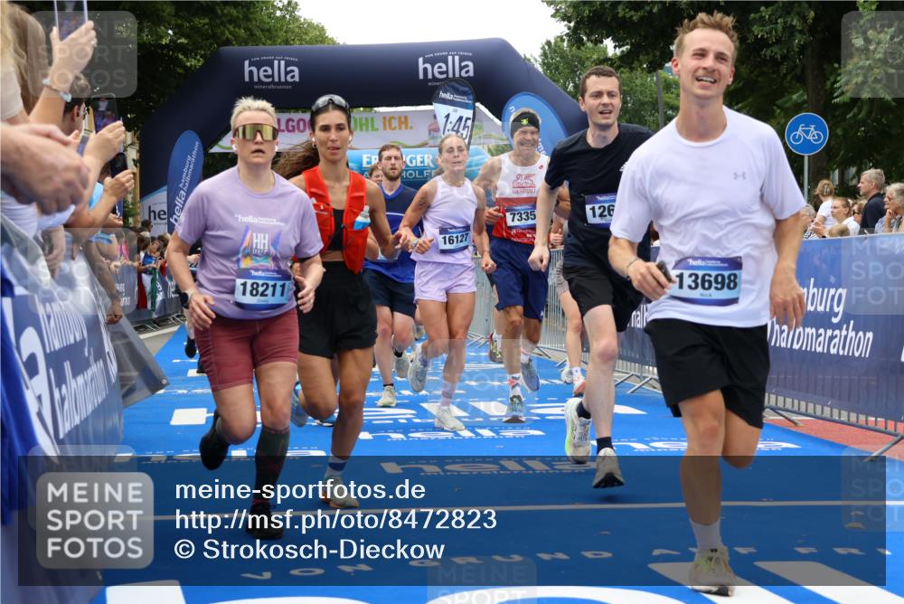 29.06.2025 - hella hamburg halbmarathon Strokosch-Dieckow http://msf.ph/oto/8472823 29.06.2025 10:46:22 Ziel 1600, 2222, 2842, 3056, 4237, 4497, 6421, 6691, 6978, 7335, 8142, 8981, 9386, 9497, 9786, 11185, 11773, 12171, 12651, 12891, 13698, 14045, 14200, 14228, 14262, 14482, 15157, 16127, 18118, 18211, 18637, 19209 meine-sportfotos.de