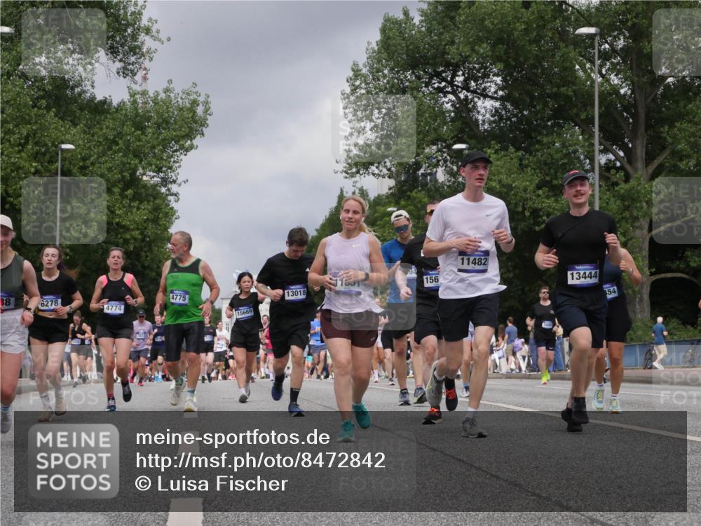 29.06.2025 - hella hamburg halbmarathon Luisa Fischer http://msf.ph/oto/8472842 29.06.2025 10:44:50 Kennedybrücke 38, 6278, 4775, 13018, 4774, 15669, 5225, 156, 11482, 13444, 54, 2229, 2805, 3694, 4774, 5688, 5928, 7821, 8293, 9009, 9370 meine-sportfotos.de