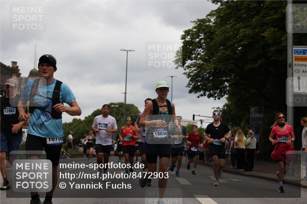 29.06.2025 - hella hamburg halbmarathon Yannick Fuchs http://msf.ph/oto/8472903 29.06.2025 10:57:46 20KM 1254, 1316, 1334, 1464, 1940, 2685, 4328, 5305, 5384, 7290, 8561, 9191, 9439, 10705, 10766, 11149, 11527, 11657, 11771, 12315, 12316, 12662, 13171, 13841, 14135, 14493, 15093, 15532, 15897, 16424, 16426, 16639, 16995, 17061, 17071, 17437, 17685, 17686, 17730, 17894, 18122, 18581, 18717 meine-sportfotos.de