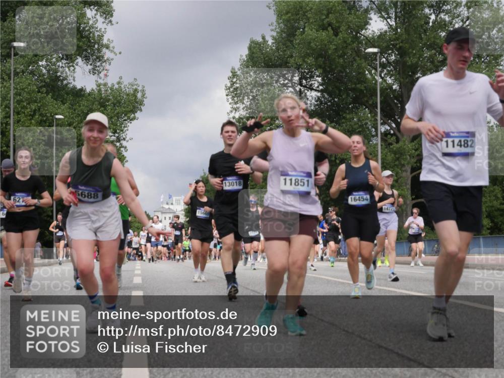 29.06.2025 - hella hamburg halbmarathon Luisa Fischer http://msf.ph/oto/8472909 29.06.2025 10:44:51 Kennedybrücke 6, 627, 5688, 15669, 13018, 11851, 16454, 1472, 11482, 1314, 2229, 3694, 4774, 5688, 5928, 7821, 8293, 9009, 9370, 10027 meine-sportfotos.de