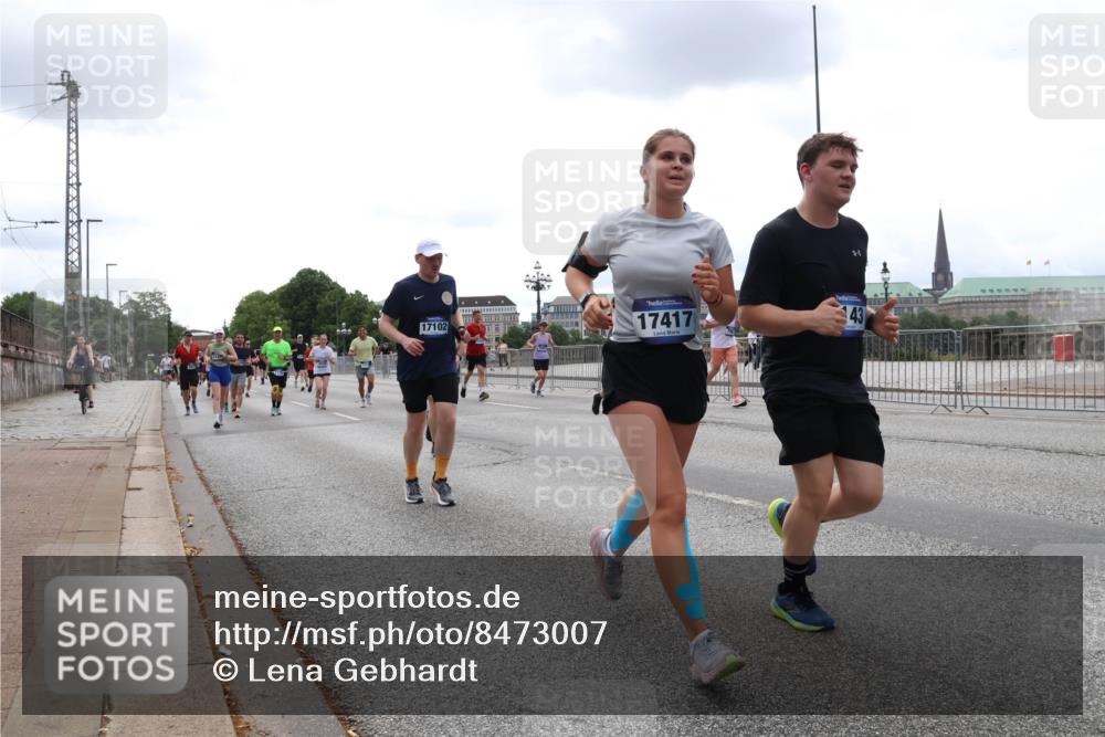 29.06.2025 - hella hamburg halbmarathon Lena Gebhardt http://msf.ph/oto/8473007 29.06.2025 10:33:07 Lombardsbrücke 17102, 17417, 43, 1078, 1237, 1324, 1732, 1764, 2038, 2054, 2059, 2085, 2276, 2838, 2959, 3341, 3391, 3422, 3660, 3708, 3753, 3812, 3871, 4030, 4096, 4445, 4446, 4555, 4650, 5110, 5180, 5581, 5917, 6040, 6773, 6861, 7387, 7750, 7982, 8170, 8595, 8839, 9034, 9143, 9188, 9289, 9471, 9542, 9591, 9592, 9768, 9780, 10013, 10048, 10277, 11229, 11260, 11713, 11756, 11826, 12039, 12423, 12424, 14305, 14743, 15951 meine-sportfotos.de