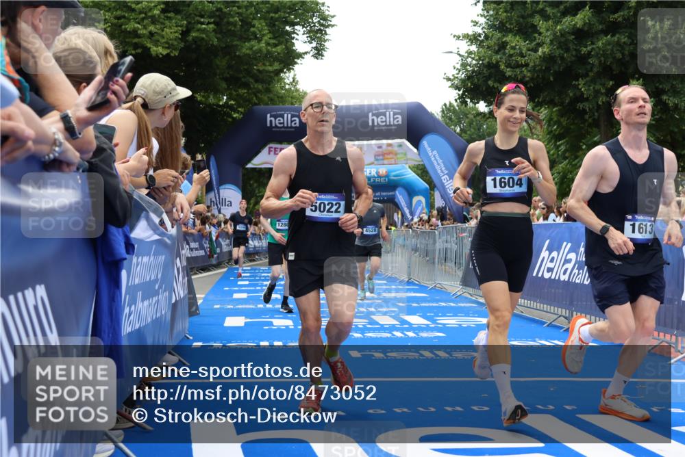 29.06.2025 - hella hamburg halbmarathon Strokosch-Dieckow http://msf.ph/oto/8473052 29.06.2025 10:47:56 Ziel 1086, 1604, 1613, 4528, 4601, 5022, 6377, 6836, 11961, 12706, 12724, 12747, 12808, 13570, 14730, 15333, 16766, 17451, 18206, 18356, 18836, 18922, 19198 meine-sportfotos.de