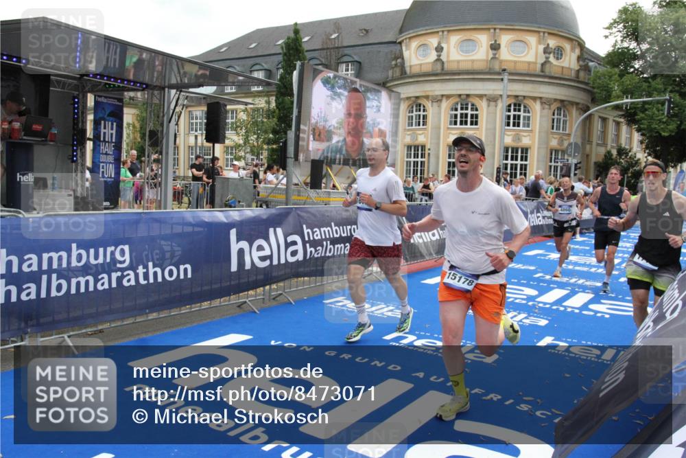 29.06.2025 - hella hamburg halbmarathon Michael Strokosch http://msf.ph/oto/8473071 29.06.2025 10:37:18 Ziel 4860, 5003, 8362, 10190, 11423, 12900, 13972, 15178, 17137, 17726 meine-sportfotos.de