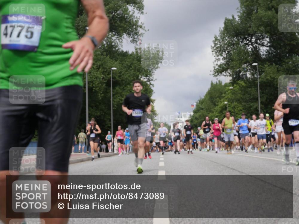 29.06.2025 - hella hamburg halbmarathon Luisa Fischer http://msf.ph/oto/8473089 29.06.2025 10:44:55 Kennedybrücke 4775, 15039, 1314, 1536, 2229, 3694, 4774, 5086, 5688, 6846, 7821, 8293, 8300, 8301, 9009, 9370, 10027 meine-sportfotos.de