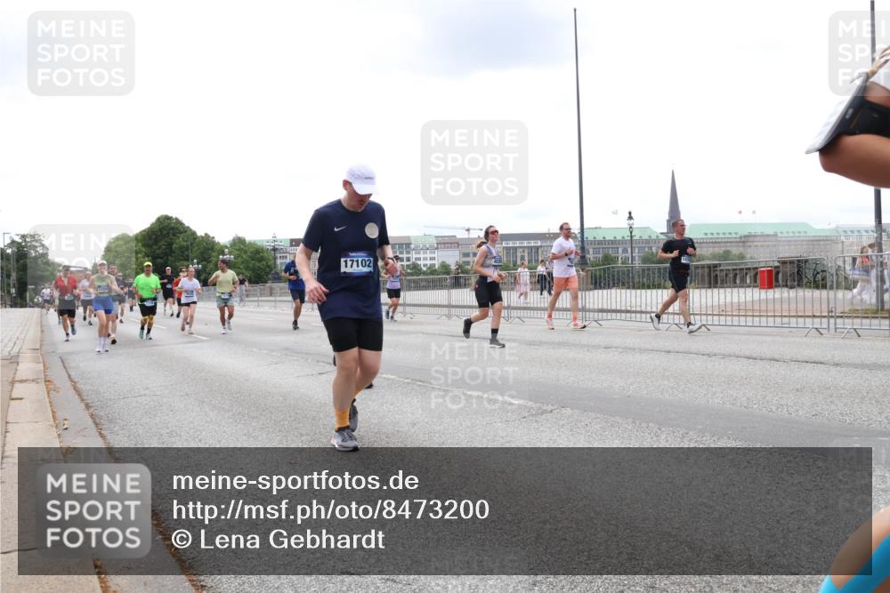 29.06.2025 - hella hamburg halbmarathon Lena Gebhardt http://msf.ph/oto/8473200 29.06.2025 10:33:07 Lombardsbrücke 17102, 1078, 1237, 1324, 1732, 1764, 2038, 2054, 2059, 2085, 2276, 2838, 2959, 3341, 3391, 3422, 3660, 3708, 3753, 3812, 3871, 4030, 4096, 4445, 4446, 4555, 4650, 5110, 5180, 5581, 5917, 6040, 6773, 6861, 7387, 7750, 7982, 8170, 8595, 8839, 9034, 9143, 9188, 9289, 9471, 9542, 9591, 9592, 9768, 9780, 10013, 10048, 10277, 11229, 11260, 11713, 11756, 11826, 12039, 12423, 12424, 14305, 14743, 15951 meine-sportfotos.de