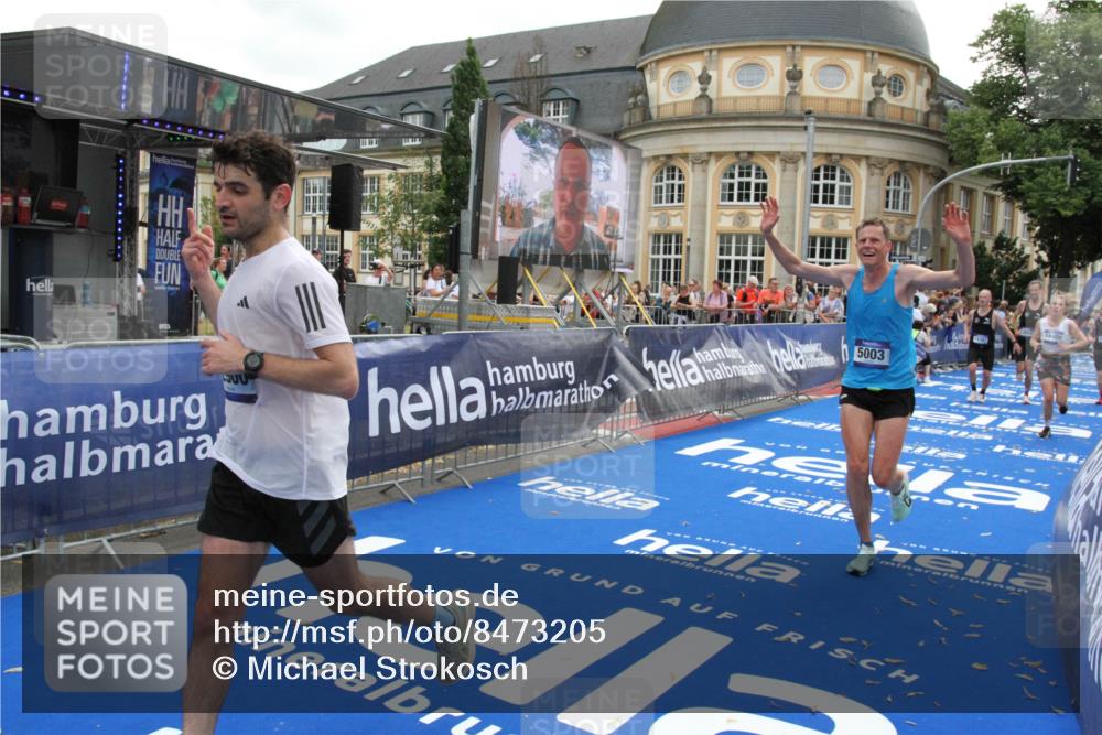 29.06.2025 - hella hamburg halbmarathon Michael Strokosch http://msf.ph/oto/8473205 29.06.2025 10:37:23 Ziel 5003, 12739, 12900, 13854, 14387, 14459, 15888, 17306, 18824 meine-sportfotos.de