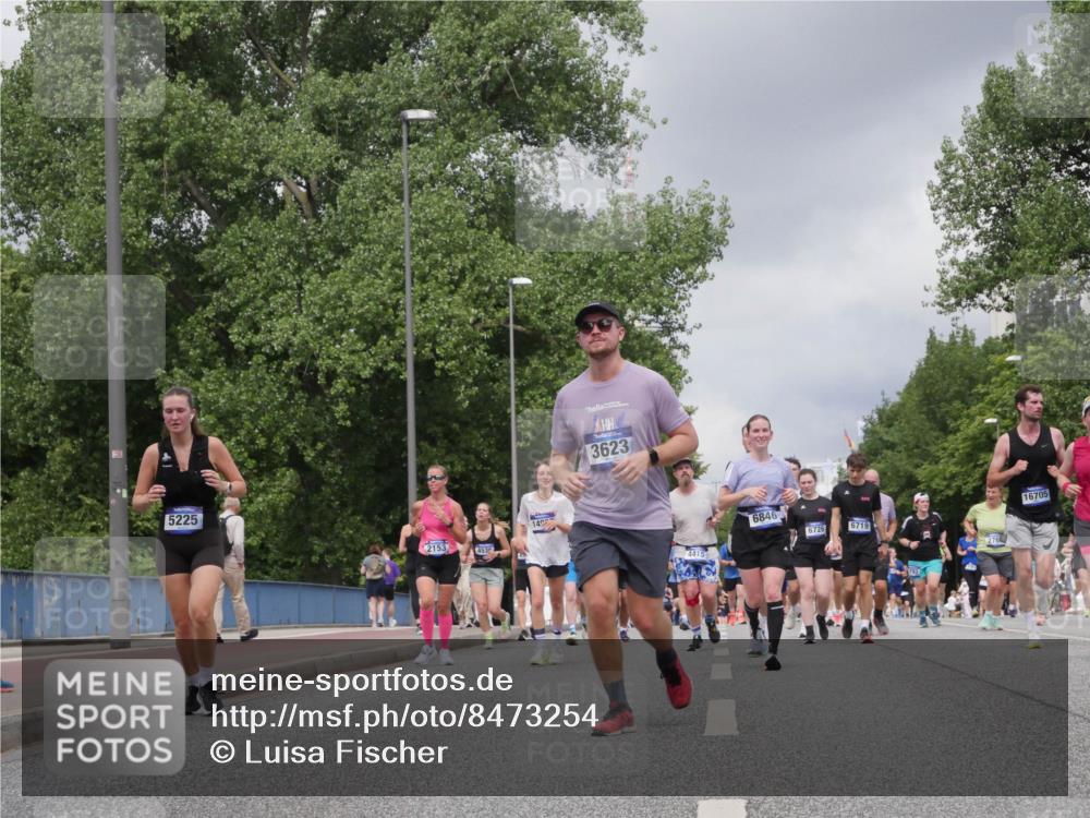 29.06.2025 - hella hamburg halbmarathon Luisa Fischer http://msf.ph/oto/8473254 29.06.2025 10:45:01 Kennedybrücke 5225, 2153, 4530, 140, 3623, 4415, 16705, 6846, 6726, 6719, 1314, 1317, 1536, 2229, 3532, 3533, 3694, 5086, 6719, 6846, 6894, 7821, 8293, 8300, 8301, 8443, 8586, 9370, 10027, 10483 meine-sportfotos.de