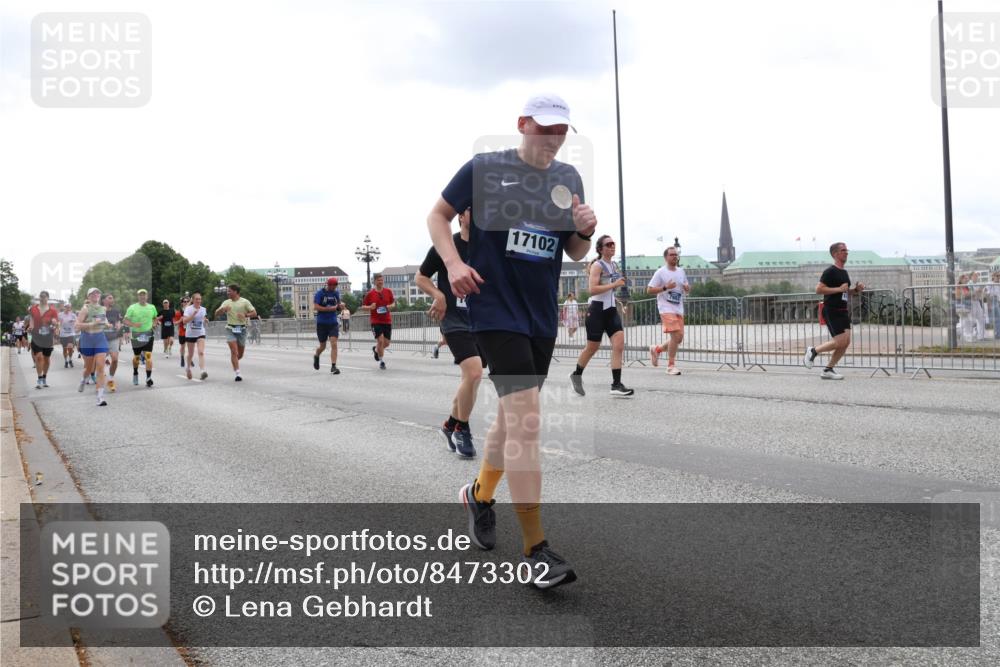 29.06.2025 - hella hamburg halbmarathon Lena Gebhardt http://msf.ph/oto/8473302 29.06.2025 10:33:08 Lombardsbrücke 17102, 1078, 1237, 1324, 1732, 1764, 2038, 2054, 2059, 2085, 2276, 2838, 2959, 3341, 3391, 3422, 3660, 3708, 3753, 3812, 3871, 4030, 4096, 4164, 4445, 4446, 4555, 4650, 5110, 5180, 5581, 5917, 6040, 6773, 6861, 7387, 7750, 7982, 8170, 8595, 8839, 9034, 9143, 9188, 9289, 9471, 9542, 9591, 9592, 9768, 9780, 10013, 10277, 11229, 11260, 11713, 11756, 11826, 12039, 12423, 12424, 14305, 14743, 15951 meine-sportfotos.de