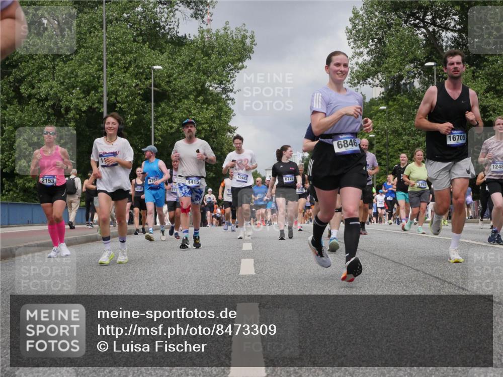 29.06.2025 - hella hamburg halbmarathon Luisa Fischer http://msf.ph/oto/8473309 29.06.2025 10:45:03 Kennedybrücke 2153, 8385, 4787, 10483, 4415, 87, 6726, 11255, 6846, 2763, 16705, 1248, 1314, 1317, 1536, 2763, 3532, 3533, 3694, 5086, 6066, 6719, 6793, 6846, 6894, 7821, 8300, 8301, 8443, 8586, 10027, 10483 meine-sportfotos.de
