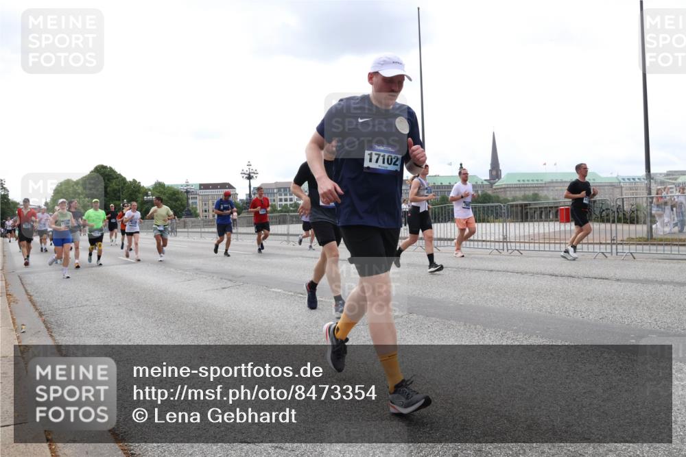 29.06.2025 - hella hamburg halbmarathon Lena Gebhardt http://msf.ph/oto/8473354 29.06.2025 10:33:08 Lombardsbrücke 11264, 17102, 1078, 1237, 1324, 1732, 1764, 2038, 2054, 2059, 2085, 2276, 2838, 2959, 3341, 3391, 3422, 3660, 3708, 3753, 3812, 3871, 4030, 4096, 4164, 4445, 4446, 4555, 4650, 5110, 5180, 5581, 5917, 6040, 6773, 6861, 7387, 7750, 7982, 8170, 8595, 8839, 9034, 9143, 9188, 9289, 9471, 9542, 9591, 9592, 9768, 9780, 10013, 10277, 11229, 11260, 11713, 11756, 11826, 12039, 12423, 12424, 14305, 14743, 15951 meine-sportfotos.de