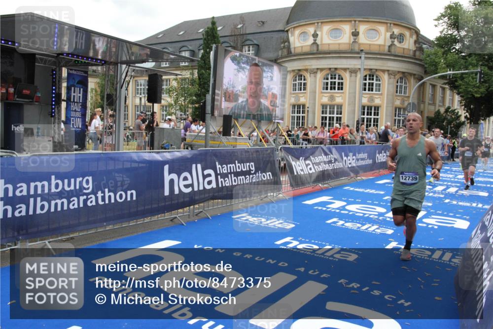 29.06.2025 - hella hamburg halbmarathon Michael Strokosch http://msf.ph/oto/8473375 29.06.2025 10:37:28 Ziel 2767, 6047, 9017, 12739, 13372, 13854, 14387, 14459, 15888, 17306, 18159, 18723, 18824 meine-sportfotos.de