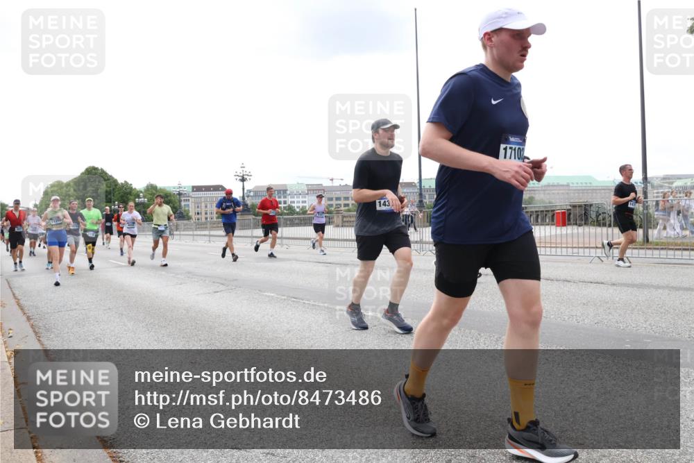 29.06.2025 - hella hamburg halbmarathon Lena Gebhardt http://msf.ph/oto/8473486 29.06.2025 10:33:08 Lombardsbrücke 11260, 143, 17102, 1078, 1237, 1324, 1732, 1764, 2038, 2054, 2059, 2085, 2276, 2838, 2959, 3341, 3391, 3422, 3660, 3708, 3753, 3812, 3871, 4030, 4096, 4164, 4445, 4446, 4555, 4650, 5110, 5180, 5581, 5917, 6040, 6773, 6861, 7387, 7750, 7982, 8170, 8595, 8839, 9034, 9143, 9188, 9289, 9471, 9542, 9591, 9592, 9768, 9780, 10013, 10277, 11229, 11260, 11713, 11756, 11826, 12039, 12423, 12424, 14305, 14743, 15951 meine-sportfotos.de