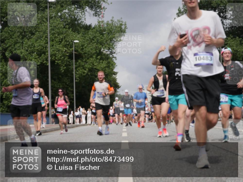 29.06.2025 - hella hamburg halbmarathon Luisa Fischer http://msf.ph/oto/8473499 29.06.2025 10:45:09 Kennedybrücke 1125, 10483, 793, 1317, 2762, 2763, 3532, 3533, 5942, 6066, 6719, 6726, 6793, 6894, 8443, 8586, 10181, 10483 meine-sportfotos.de