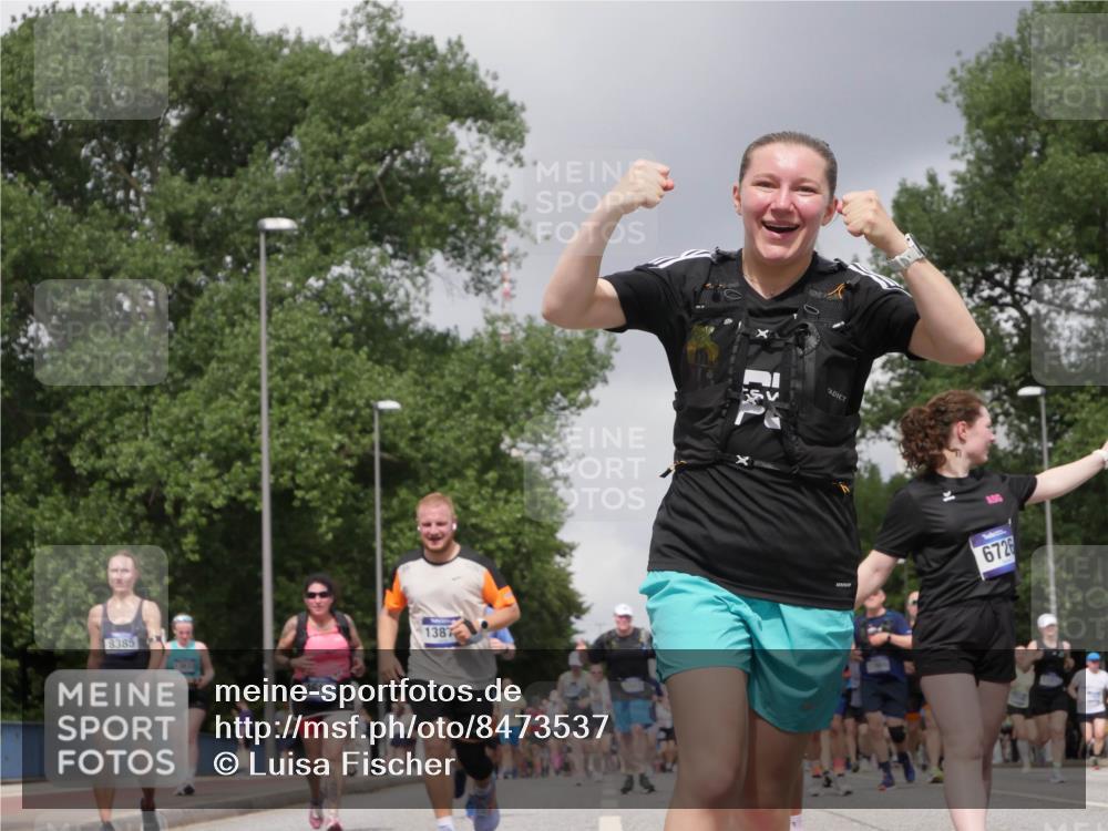 29.06.2025 - hella hamburg halbmarathon Luisa Fischer http://msf.ph/oto/8473537 29.06.2025 10:45:11 Kennedybrücke 8385, 4610, 1387, 6726, 1317, 2762, 2763, 3532, 5942, 6066, 6719, 6726, 6793, 8443, 8586, 9588, 10181, 10483 meine-sportfotos.de