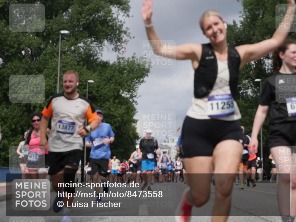 29.06.2025 - hella hamburg halbmarathon Luisa Fischer http://msf.ph/oto/8473558 29.06.2025 10:45:13 Kennedybrücke 1610, 13877, 11255, 6, 2762, 2763, 5942, 6066, 6137, 6719, 6726, 6793, 9588, 10181, 10483 meine-sportfotos.de