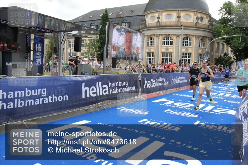 29.06.2025 - hella hamburg halbmarathon Michael Strokosch http://msf.ph/oto/8473618 29.06.2025 10:37:34 Ziel 1290, 2767, 5042, 5791, 6047, 7831, 9017, 9914, 10451, 13372 meine-sportfotos.de