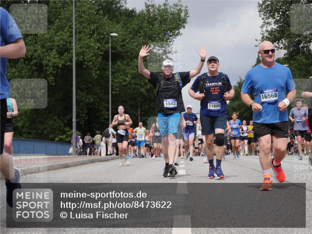 29.06.2025 - hella hamburg halbmarathon Luisa Fischer http://msf.ph/oto/8473622 29.06.2025 10:45:15 Kennedybrücke 10348, 158, 6430, 1542, 1648, 11686, 3460, 16568, 7968, 1648, 2762, 2763, 3459, 5942, 6066, 6137, 6450, 6726, 6793, 7968, 8162, 9588, 10181 meine-sportfotos.de