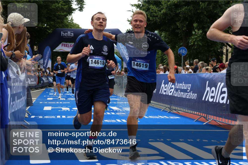 29.06.2025 - hella hamburg halbmarathon Strokosch-Dieckow http://msf.ph/oto/8473646 29.06.2025 10:47:37 Ziel 1070, 1320, 1696, 2284, 2708, 5889, 6009, 7962, 8023, 8234, 8927, 10969, 10988, 11283, 12870, 13223, 13303, 13948, 14618, 14619, 15451, 15478, 15479, 16205, 17229, 18104, 18430, 18970, 19181 meine-sportfotos.de