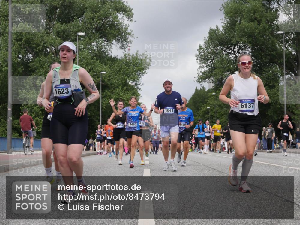 29.06.2025 - hella hamburg halbmarathon Luisa Fischer http://msf.ph/oto/8473794 29.06.2025 10:45:22 Kennedybrücke 1623, 6430, 3460, 436, 1648, 8450, 6137, 1648, 3459, 4329, 4885, 5432, 6137, 6153, 6450, 7968, 8004, 8162, 8163, 9588, 10181, 10872 meine-sportfotos.de
