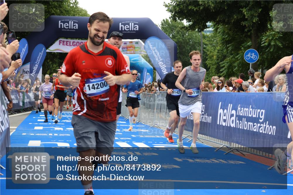 29.06.2025 - hella hamburg halbmarathon Strokosch-Dieckow http://msf.ph/oto/8473892 29.06.2025 10:46:19 Ziel 1569, 1600, 2048, 2222, 2590, 2842, 3056, 4237, 4949, 6388, 6421, 6691, 6978, 7335, 8142, 8981, 9497, 10796, 11185, 11773, 12171, 12651, 12891, 13698, 14045, 14200, 14228, 14262, 14482, 15157, 16127, 17190, 18118, 18211, 18637, 19209 meine-sportfotos.de