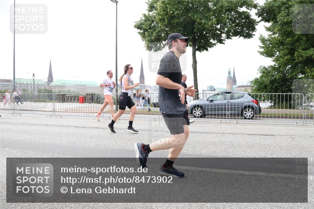 29.06.2025 - hella hamburg halbmarathon Lena Gebhardt http://msf.ph/oto/8473902 29.06.2025 10:33:09 Lombardsbrücke 1078, 1237, 1324, 1732, 1764, 1995, 2038, 2054, 2059, 2085, 2276, 2838, 2959, 3341, 3391, 3422, 3660, 3708, 3753, 3812, 3871, 4030, 4096, 4164, 4445, 4446, 4555, 4650, 5110, 5180, 5581, 5917, 6040, 6773, 6861, 7387, 7982, 8170, 8595, 8839, 9034, 9143, 9188, 9289, 9471, 9542, 9591, 9592, 9750, 9768, 9780, 10013, 10277, 11229, 11260, 11713, 11756, 11826, 12039, 12423, 12424, 14305, 14743, 15951 meine-sportfotos.de