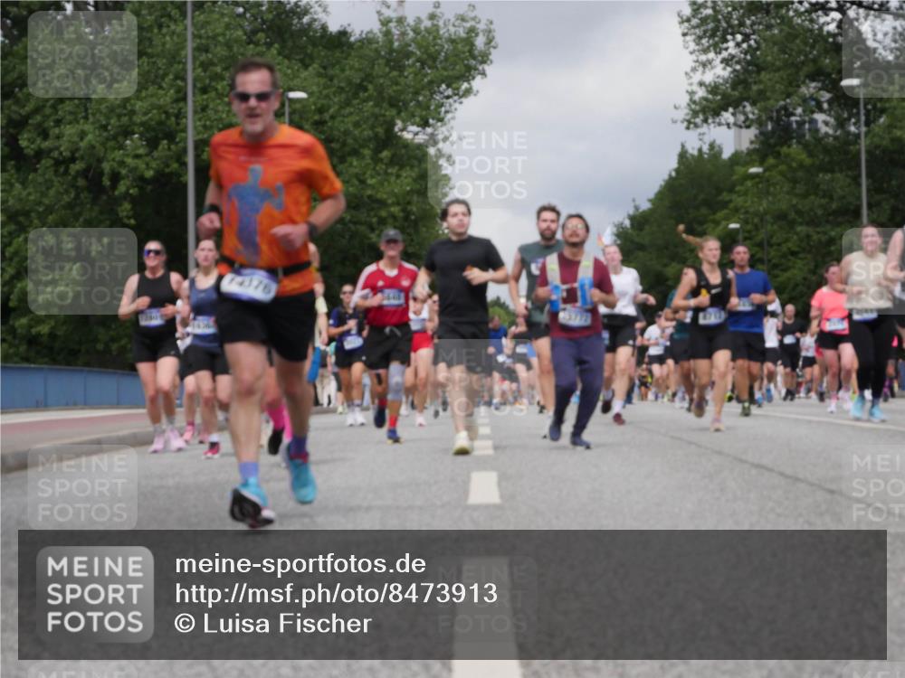 29.06.2025 - hella hamburg halbmarathon Luisa Fischer http://msf.ph/oto/8473913 29.06.2025 10:45:28 Kennedybrücke 74376, 1039, 1648, 1712, 2974, 3326, 3459, 3568, 4329, 4541, 4885, 5432, 5671, 6153, 6320, 6450, 8004, 8163, 8712, 10872 meine-sportfotos.de