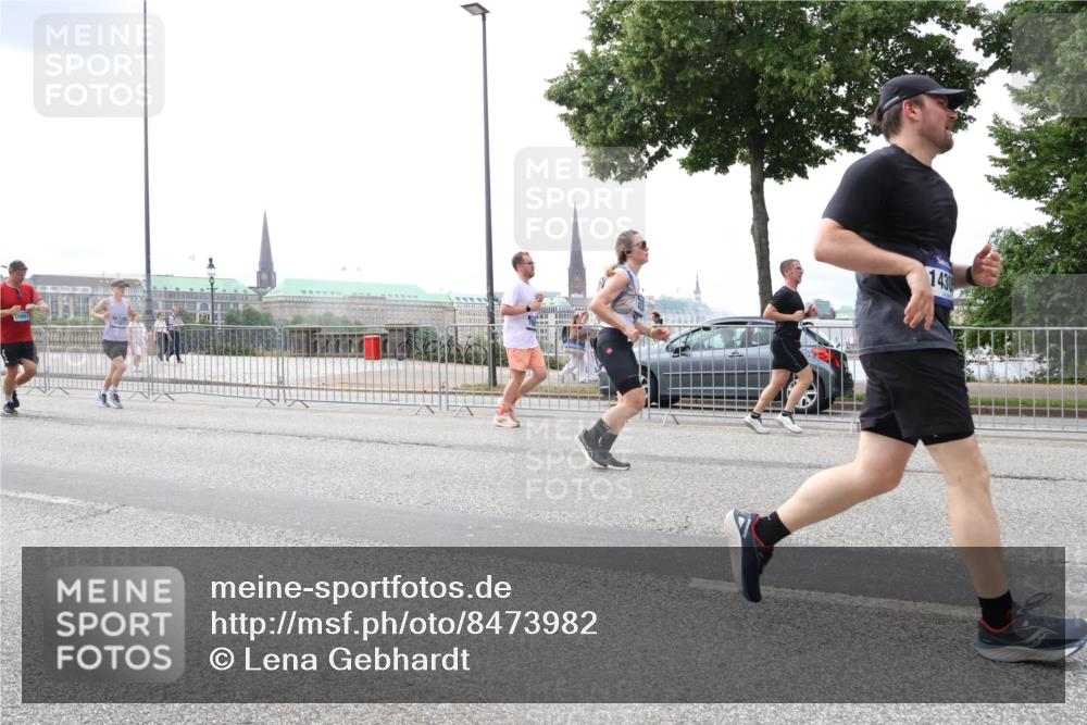 29.06.2025 - hella hamburg halbmarathon Lena Gebhardt http://msf.ph/oto/8473982 29.06.2025 10:33:10 Lombardsbrücke 15957, 1430, 1078, 1237, 1324, 1732, 1764, 1995, 2038, 2054, 2059, 2085, 2276, 2838, 2959, 3341, 3391, 3422, 3708, 3753, 3812, 3871, 4030, 4096, 4164, 4445, 4446, 4555, 4650, 5110, 5180, 5581, 5917, 6040, 6773, 6861, 7387, 7705, 7982, 8170, 8595, 8839, 9034, 9143, 9289, 9471, 9542, 9591, 9592, 9750, 9768, 9780, 11229, 11260, 11713, 11756, 11826, 12039, 12423, 12424, 14305, 14743, 15951 meine-sportfotos.de