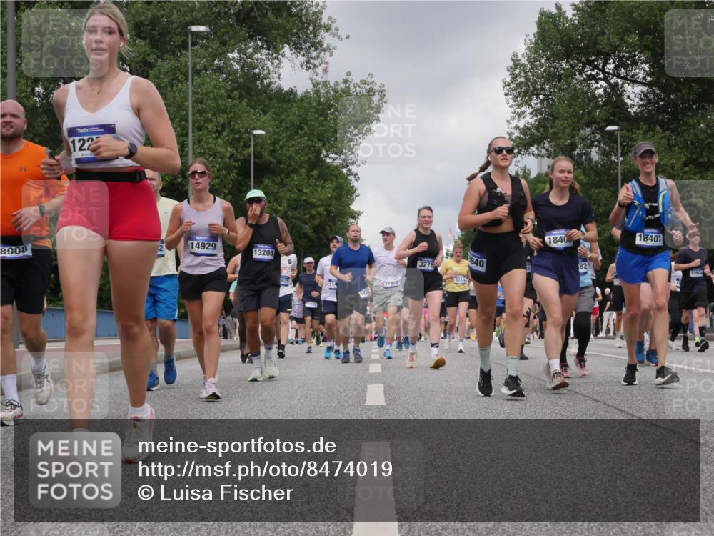 29.06.2025 - hella hamburg halbmarathon Luisa Fischer http://msf.ph/oto/8474019 29.06.2025 10:45:37 Kennedybrücke 8908, 122, 14929, 13205, 5535, 10532, 114, 3276, 8014, 940, 1840, 82, 18401, 12904, 1039, 1712, 2069, 2974, 3276, 3326, 3568, 4385, 4541, 4735, 4736, 5671, 6320, 7022, 7023, 8014, 8712, 10532 meine-sportfotos.de