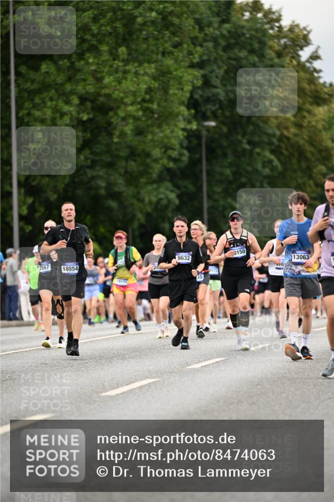 29.06.2025 - hella hamburg halbmarathon Dr. Thomas Lammeyer http://msf.ph/oto/8474063 29.06.2025 11:03:54 Kennedybrücke 1514, 1751, 2052, 2667, 2861, 3035, 3449, 3916, 5104, 5400, 5646, 6301, 6351, 6368, 6969, 7910, 8932, 9056, 9179, 9209, 9244, 9249, 9454, 9632, 10807, 10815, 11105, 11292 meine-sportfotos.de