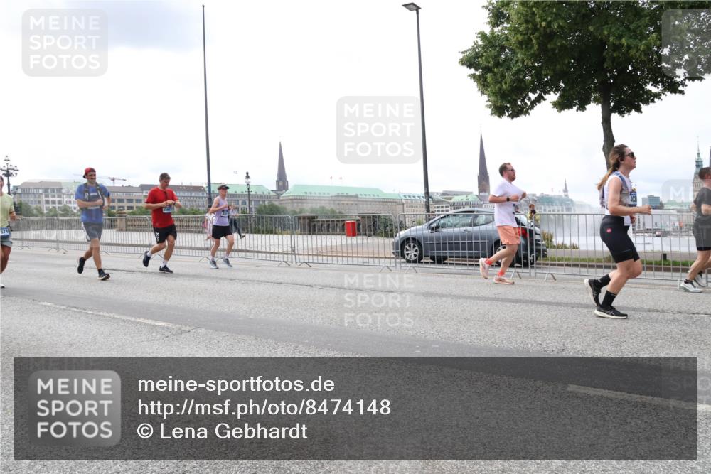 29.06.2025 - hella hamburg halbmarathon Lena Gebhardt http://msf.ph/oto/8474148 29.06.2025 10:33:10 Lombardsbrücke 1078, 1237, 1324, 1732, 1764, 1995, 2038, 2054, 2059, 2085, 2276, 2838, 2959, 3341, 3391, 3422, 3708, 3753, 3812, 3871, 4030, 4096, 4164, 4445, 4446, 4555, 4650, 5110, 5180, 5581, 5917, 6040, 6773, 6861, 7387, 7705, 7982, 8170, 8595, 8839, 9034, 9143, 9289, 9471, 9542, 9591, 9592, 9750, 9768, 9780, 11229, 11260, 11713, 11756, 11826, 12039, 12423, 12424, 14305, 14743, 15951 meine-sportfotos.de