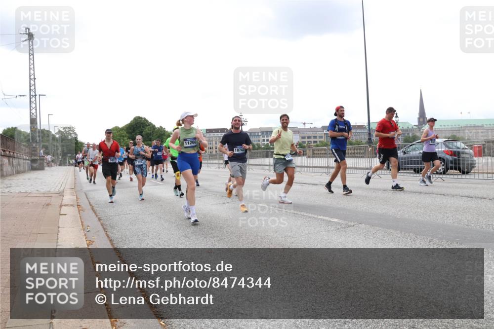 29.06.2025 - hella hamburg halbmarathon Lena Gebhardt http://msf.ph/oto/8474344 29.06.2025 10:33:10 Lombardsbrücke 1324, 11260, 18743, 1078, 1237, 1324, 1732, 1764, 1995, 2038, 2054, 2059, 2085, 2276, 2838, 2959, 3341, 3391, 3422, 3708, 3753, 3812, 3871, 4030, 4096, 4164, 4445, 4446, 4555, 4650, 5110, 5180, 5581, 5917, 6040, 6773, 6861, 7387, 7705, 7982, 8170, 8595, 8839, 9034, 9143, 9289, 9471, 9542, 9591, 9592, 9750, 9768, 9780, 11229, 11260, 11713, 11756, 11826, 12039, 12423, 12424, 14305, 14743, 15951 meine-sportfotos.de