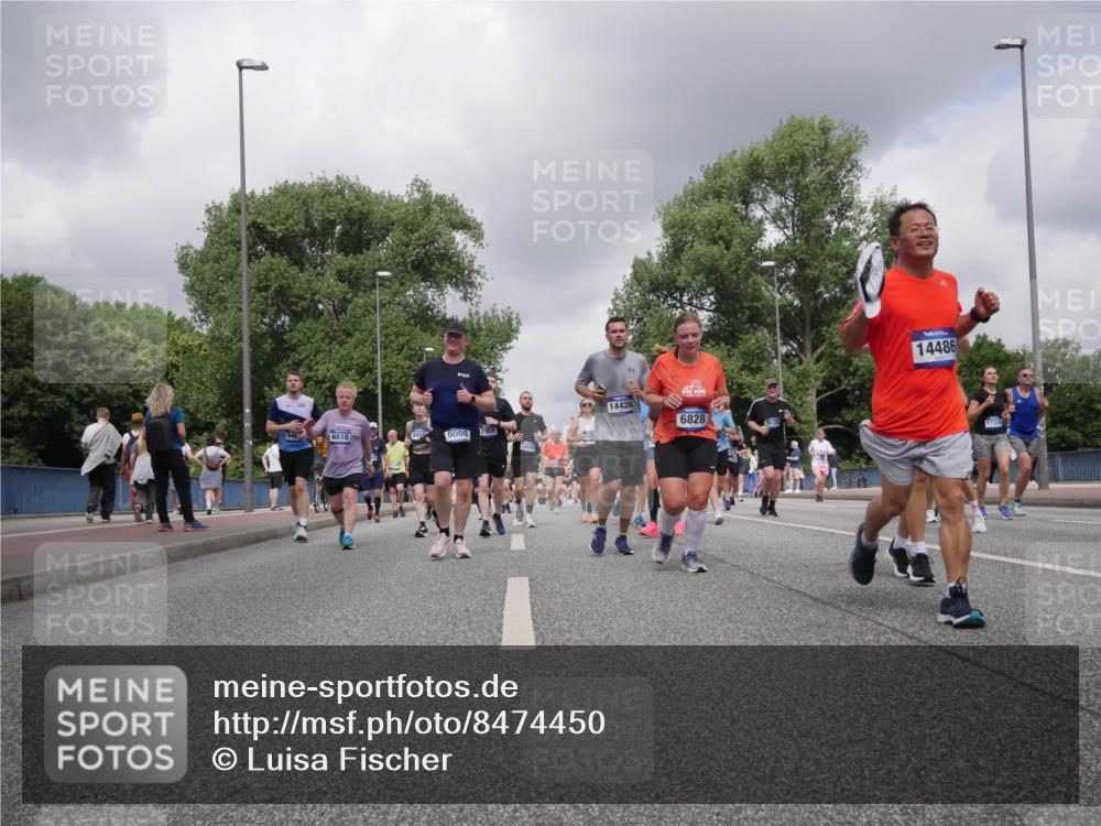 29.06.2025 - hella hamburg halbmarathon Luisa Fischer http://msf.ph/oto/8474450 29.06.2025 10:45:55 Kennedybrücke 6618, 845, 9008, 18243, 14426, 6828, 3129, 14486, 17316, 1752, 2134, 5419, 6136, 6440, 6828, 7043, 7260, 7357, 7666, 8525, 8526, 9644, 9980, 10623 meine-sportfotos.de