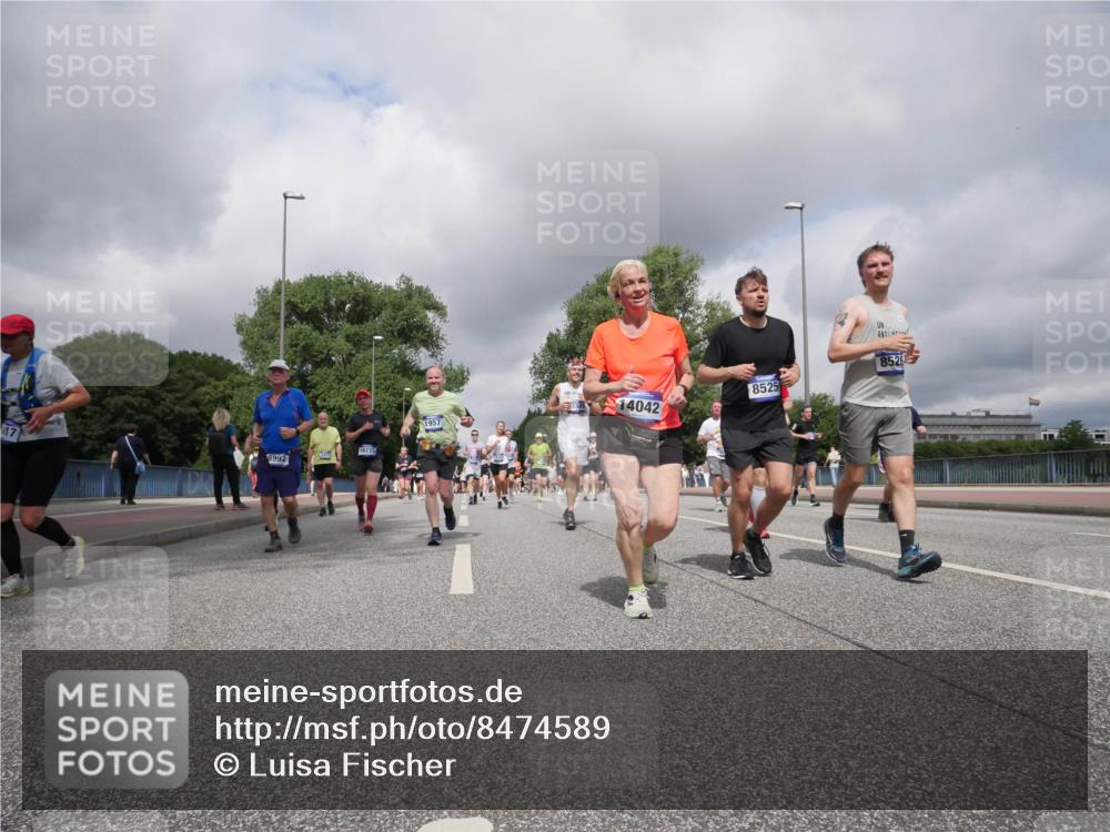 29.06.2025 - hella hamburg halbmarathon Luisa Fischer http://msf.ph/oto/8474589 29.06.2025 10:46:01 Kennedybrücke 17, 8992, 16215, 8526, 8525, 1957, 14042, 1360, 1929, 1994, 2401, 2509, 2940, 2941, 3378, 3874, 4092, 6440, 6837, 7260, 7357, 7477, 7666, 8000, 8525, 8526, 9980 meine-sportfotos.de