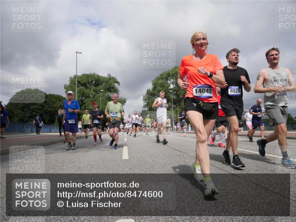 29.06.2025 - hella hamburg halbmarathon Luisa Fischer http://msf.ph/oto/8474600 29.06.2025 10:46:02 Kennedybrücke 8992, 16215, 1957, 1331, 14042, 8525, 1360, 1929, 1994, 2401, 2509, 2940, 2941, 3378, 3874, 4092, 4778, 5403, 6440, 6837, 7357, 7477, 7666, 8000, 8525, 8526, 9980, 10697 meine-sportfotos.de