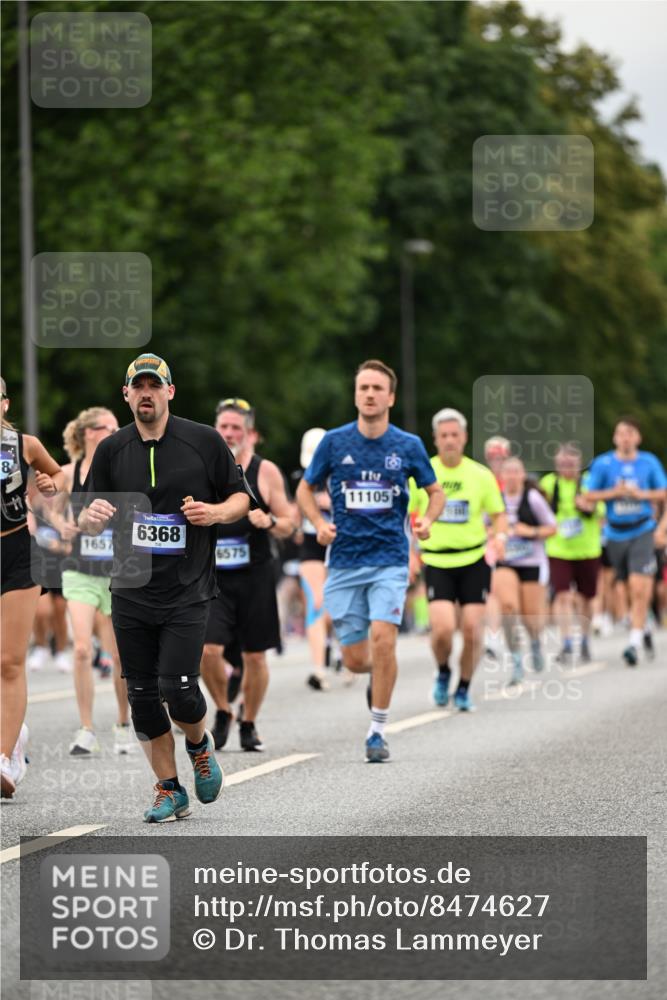 29.06.2025 - hella hamburg halbmarathon Dr. Thomas Lammeyer http://msf.ph/oto/8474627 29.06.2025 11:04:05 Kennedybrücke 1751, 2052, 2100, 2495, 2667, 2798, 2861, 3035, 3449, 4150, 4393, 4805, 5016, 5646, 6368, 6969, 7245, 7467, 8298, 8932, 9069, 9179, 9209, 9249, 9406, 9454, 9632, 9968, 10548, 10815, 11105 meine-sportfotos.de