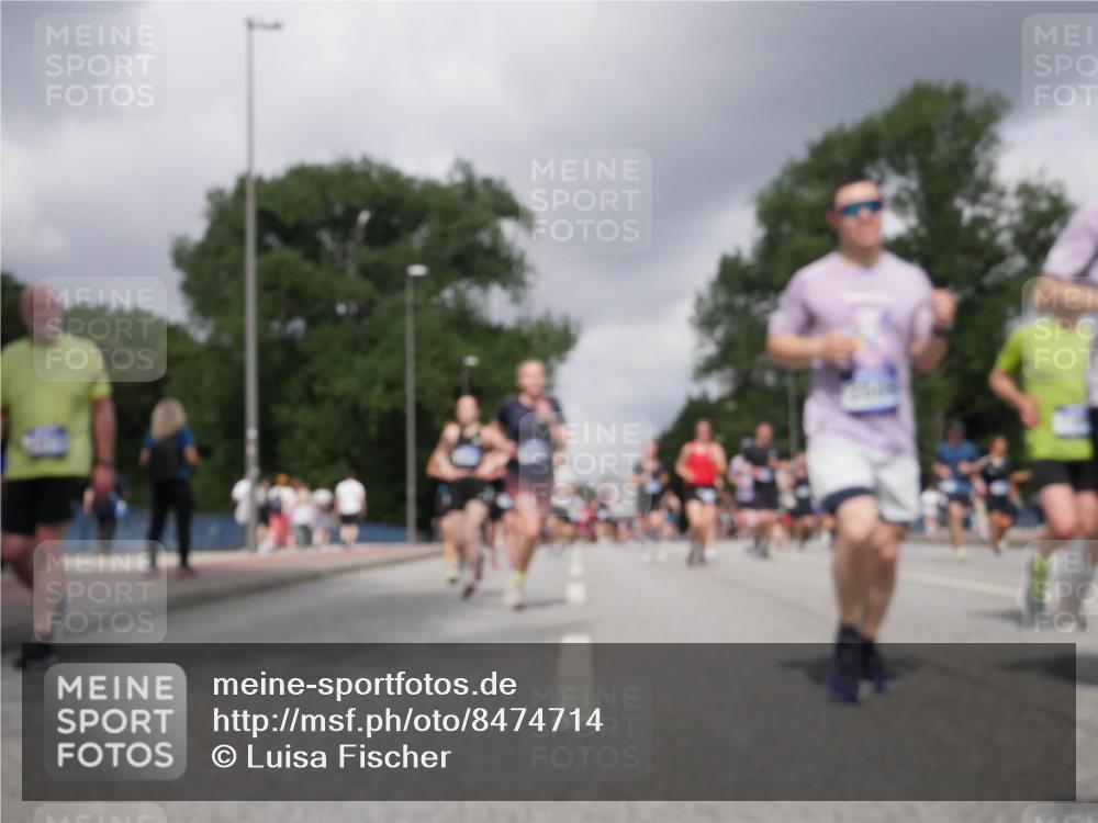 29.06.2025 - hella hamburg halbmarathon Luisa Fischer http://msf.ph/oto/8474714 29.06.2025 10:46:06 Kennedybrücke 1150, 1360, 1656, 1929, 1994, 2401, 2509, 2580, 2940, 2941, 3378, 3874, 4092, 4778, 5403, 6764, 6837, 7357, 7477, 7515, 7666, 8000, 9980, 10008, 10697, 10734 meine-sportfotos.de