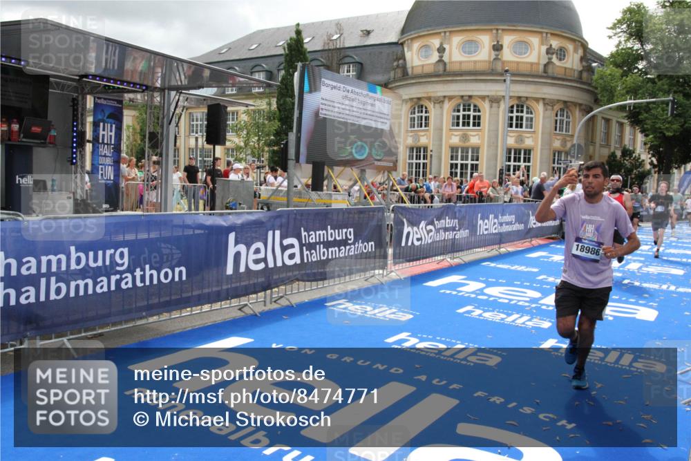 29.06.2025 - hella hamburg halbmarathon Michael Strokosch http://msf.ph/oto/8474771 29.06.2025 10:38:16 Ziel 1688, 2849, 5091, 7743, 8002, 14688, 17623, 18584, 18986 meine-sportfotos.de